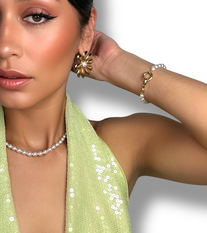 ARIEL PEAR CHOKER