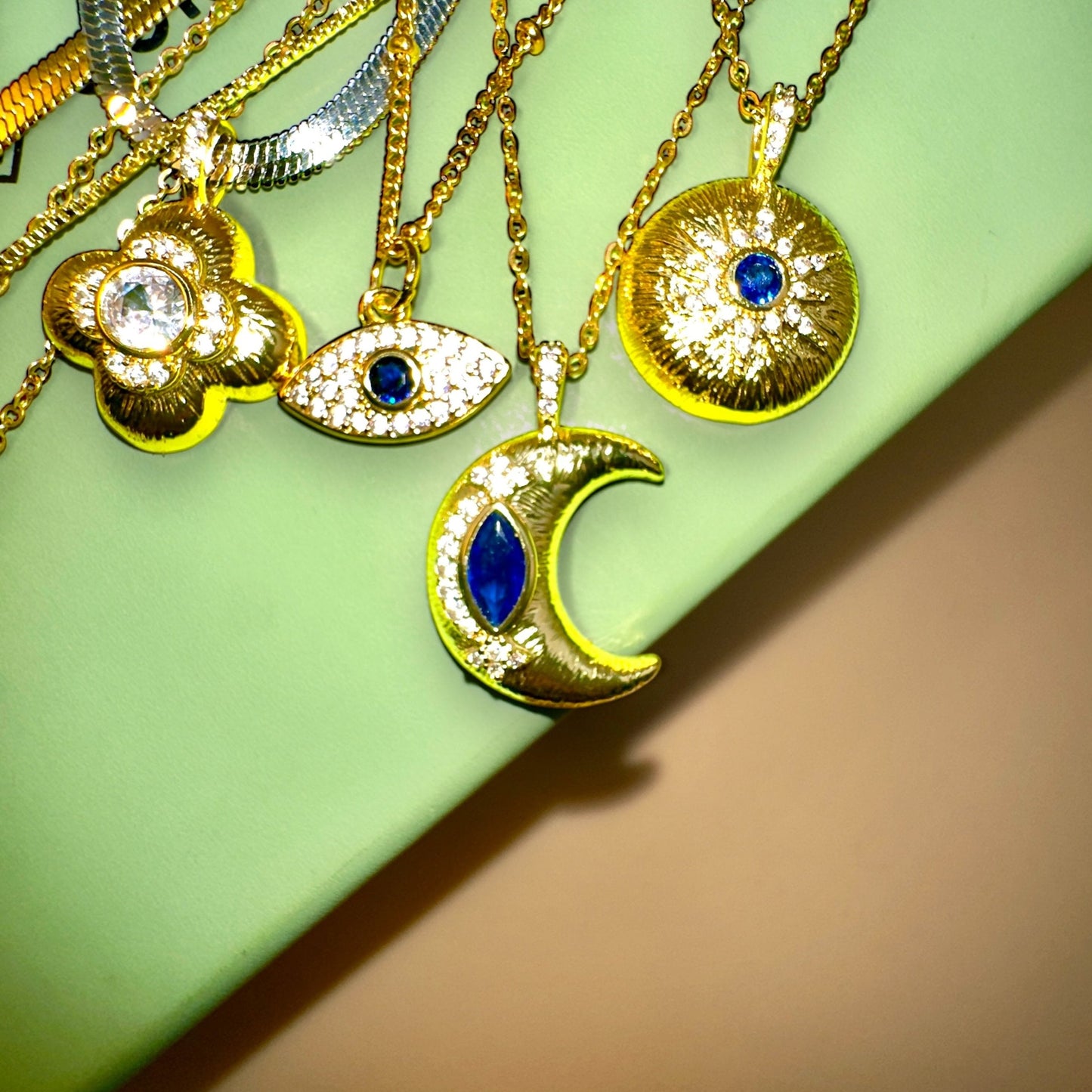 THE MOON NECKLACE