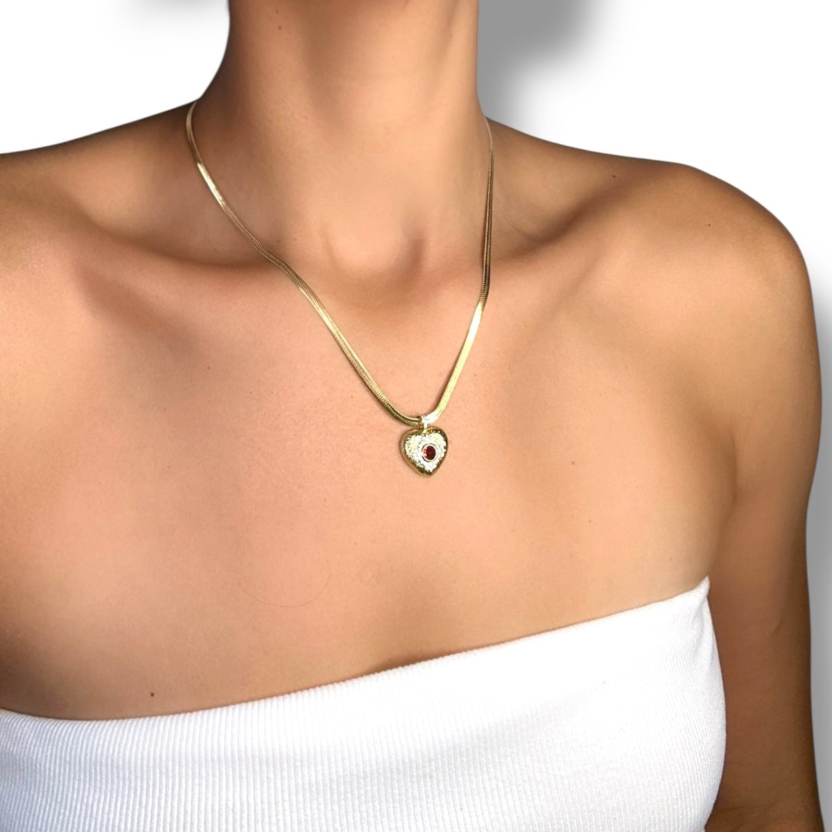BELLA GOLD NECKLACE
